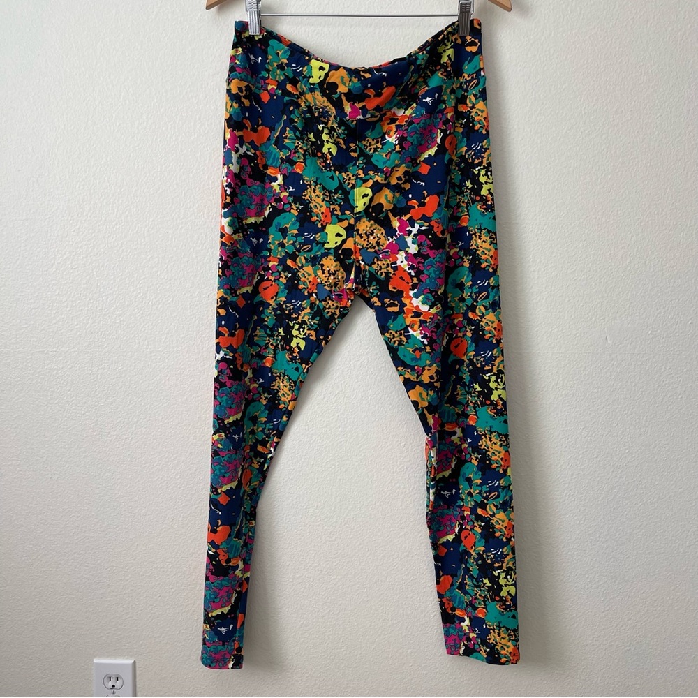 🌹 NWT LulaRoe TC2 Leggings, fits sizes 20-26, Buy 3 leggings for $20.00 🌹